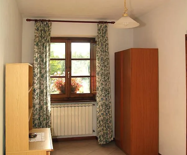 Poderino * 카스틸리오네 디 가르파냐나